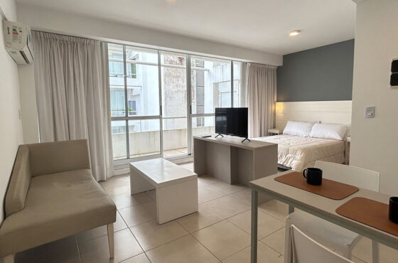 Departamento monoambiente en Monserrat (Balcarce 379 – 508)